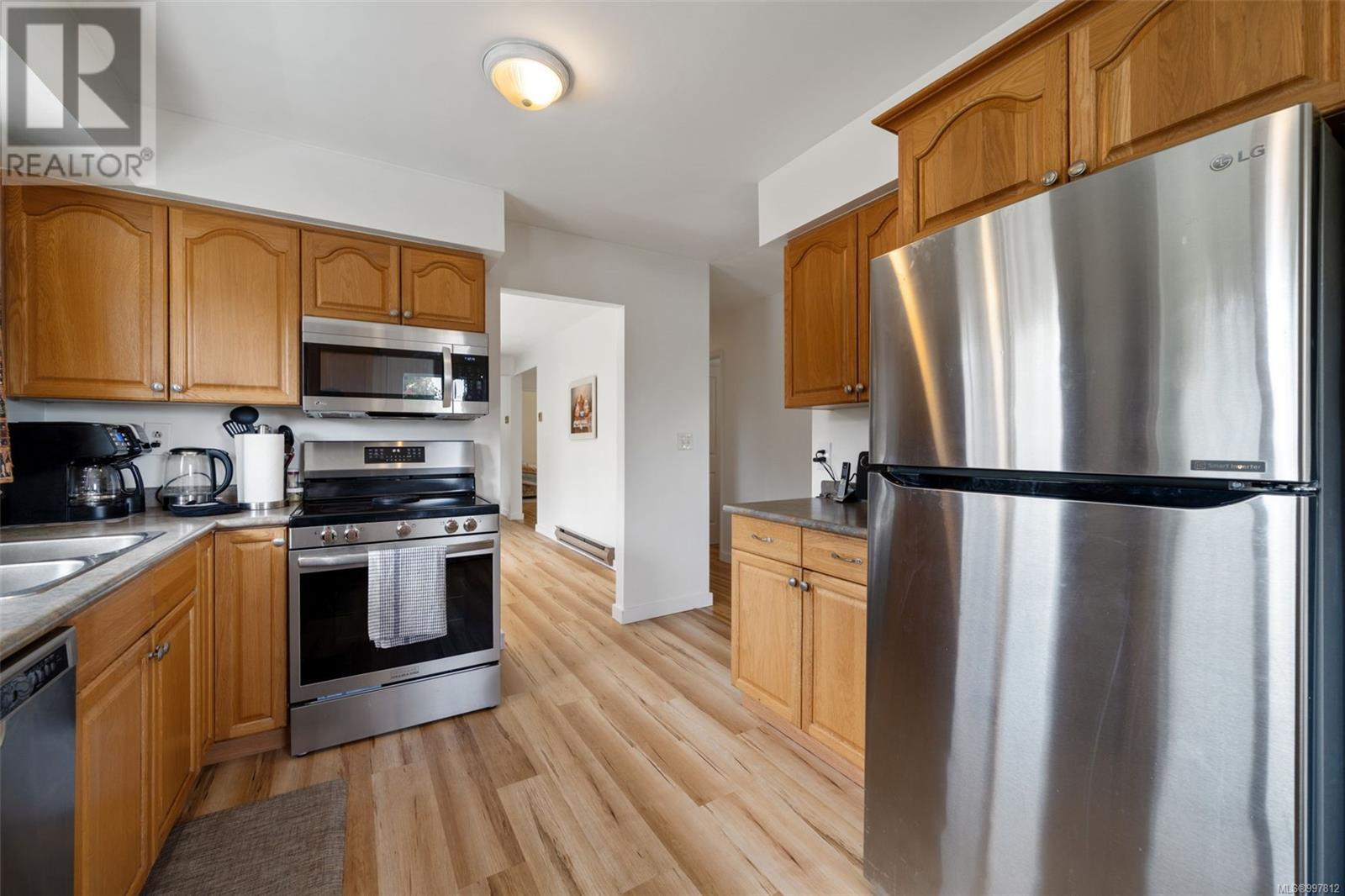2498 Meadowland Dr