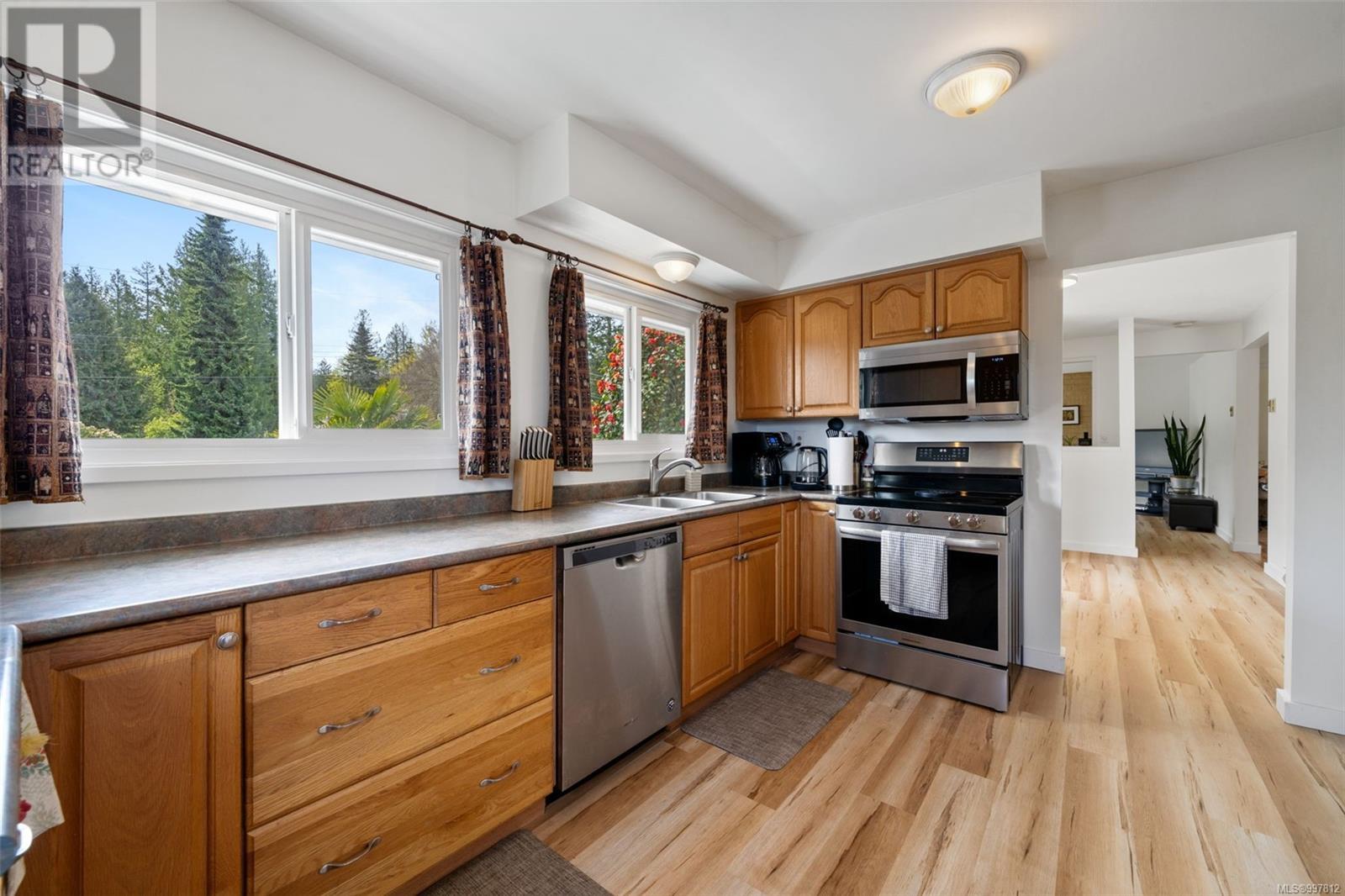 2498 Meadowland Dr