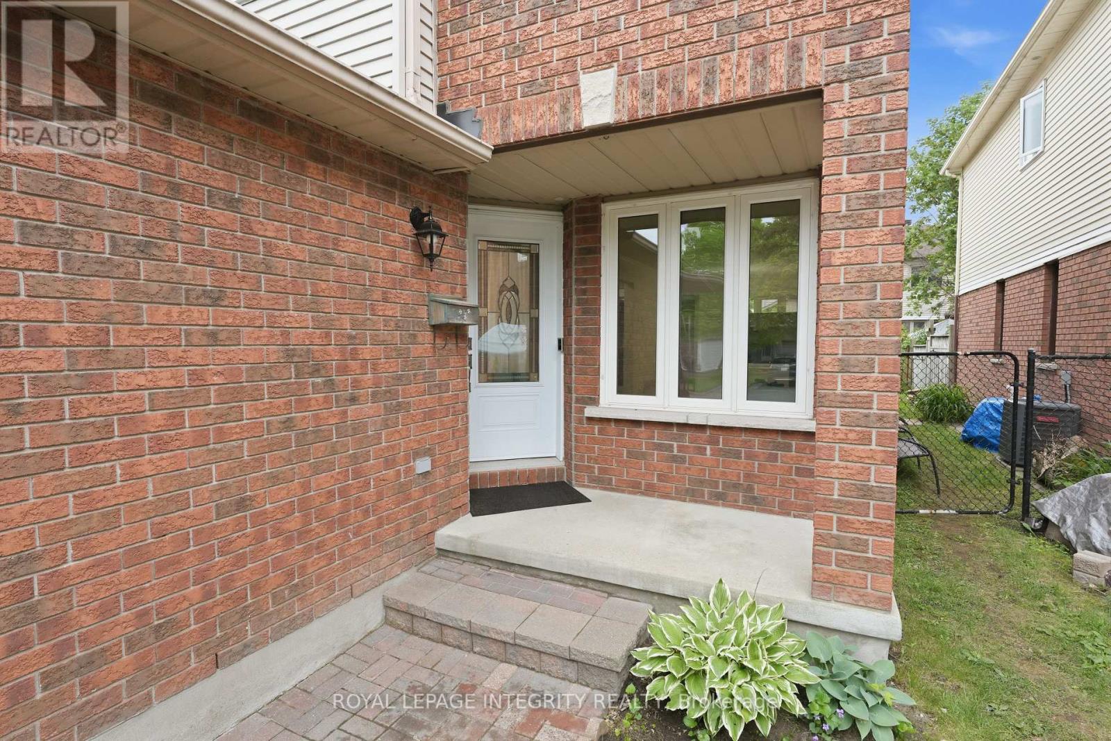 76 HUNTERSWOOD CRESCENT