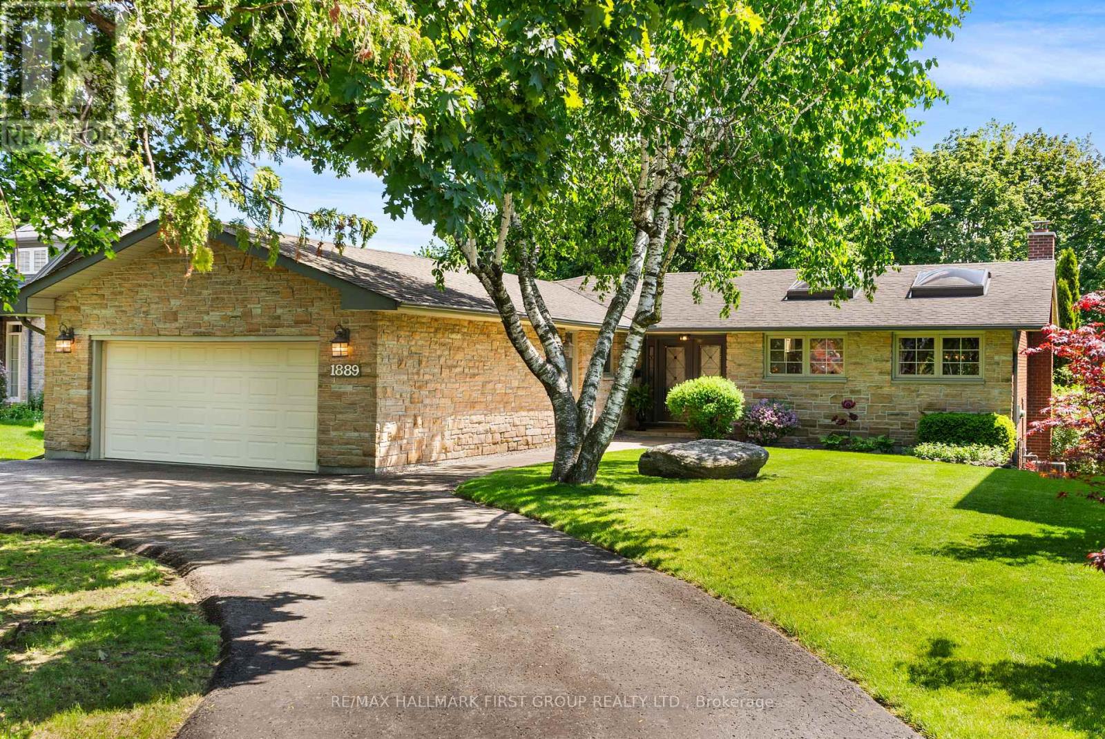 1889 APPLEVIEW ROAD