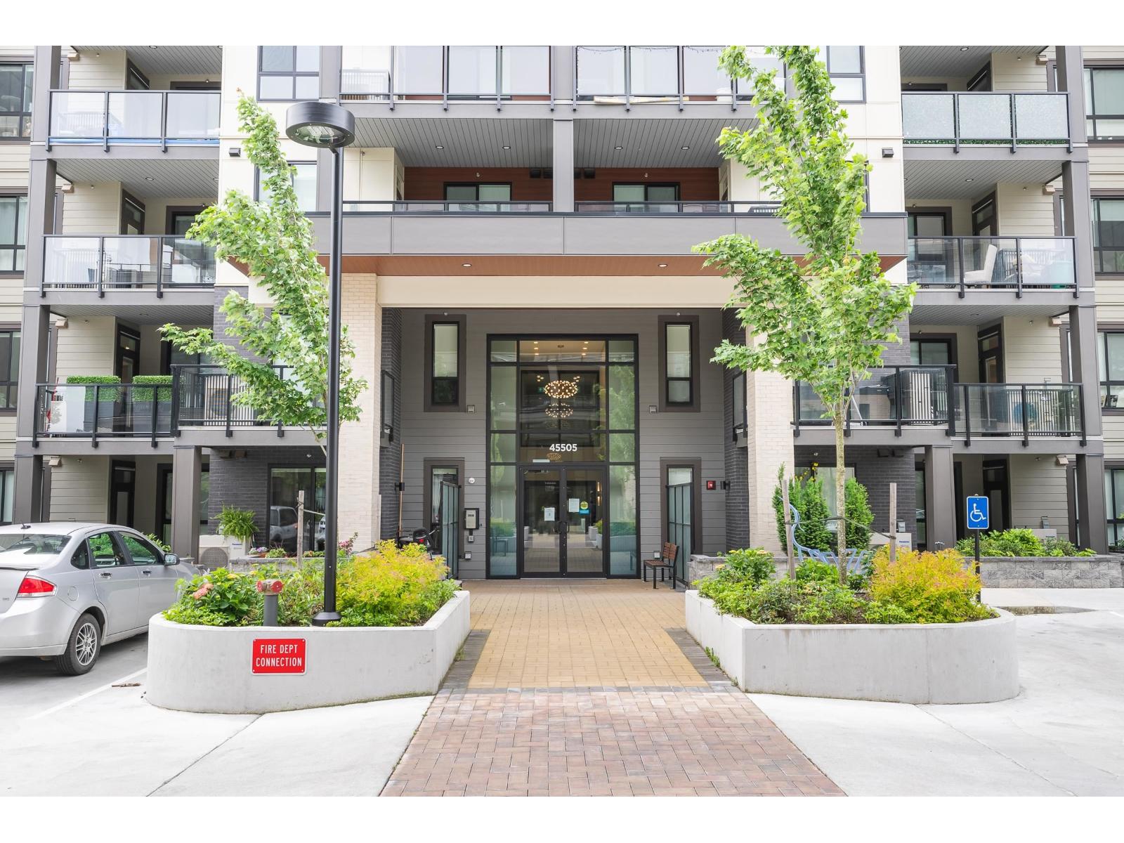 312 45505 CAMPUS DRIVE|Garrison Crossing