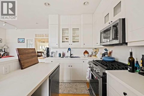 926 8 Avenue SE Calgary AB T2G0M3