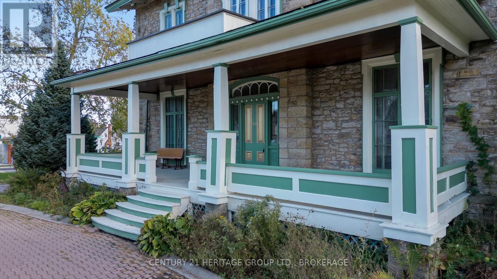 389 KING STREET E