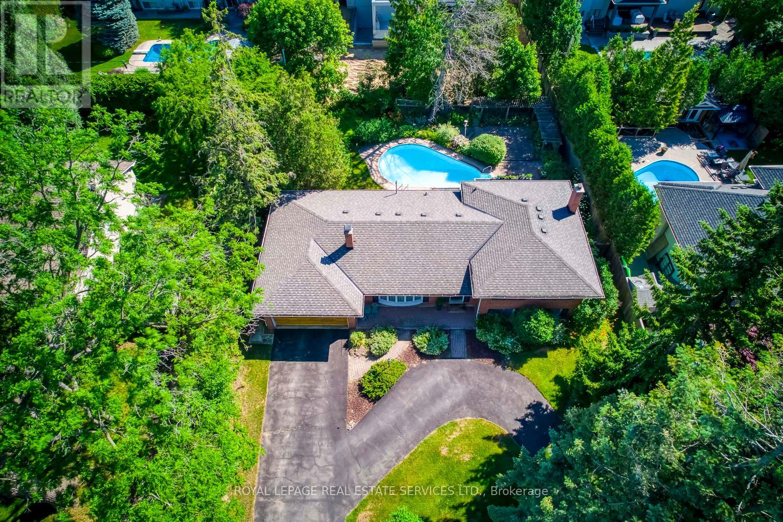 1605 VENETIA DRIVE