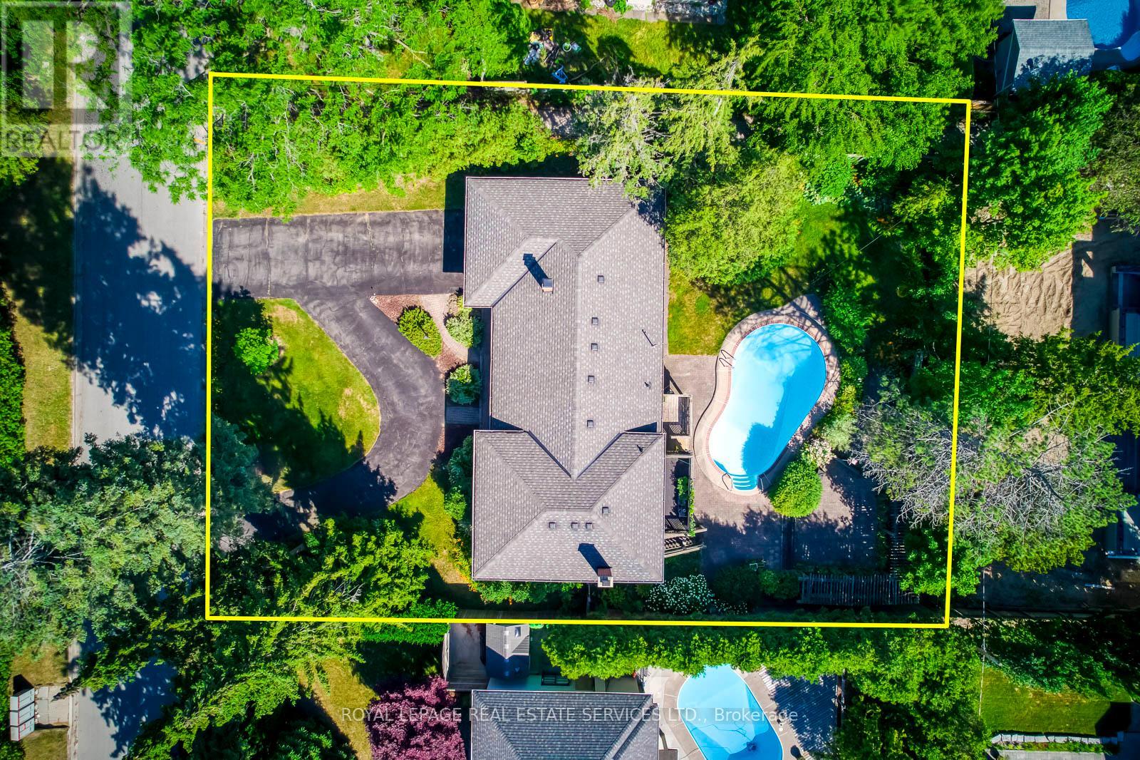 1605 VENETIA DRIVE