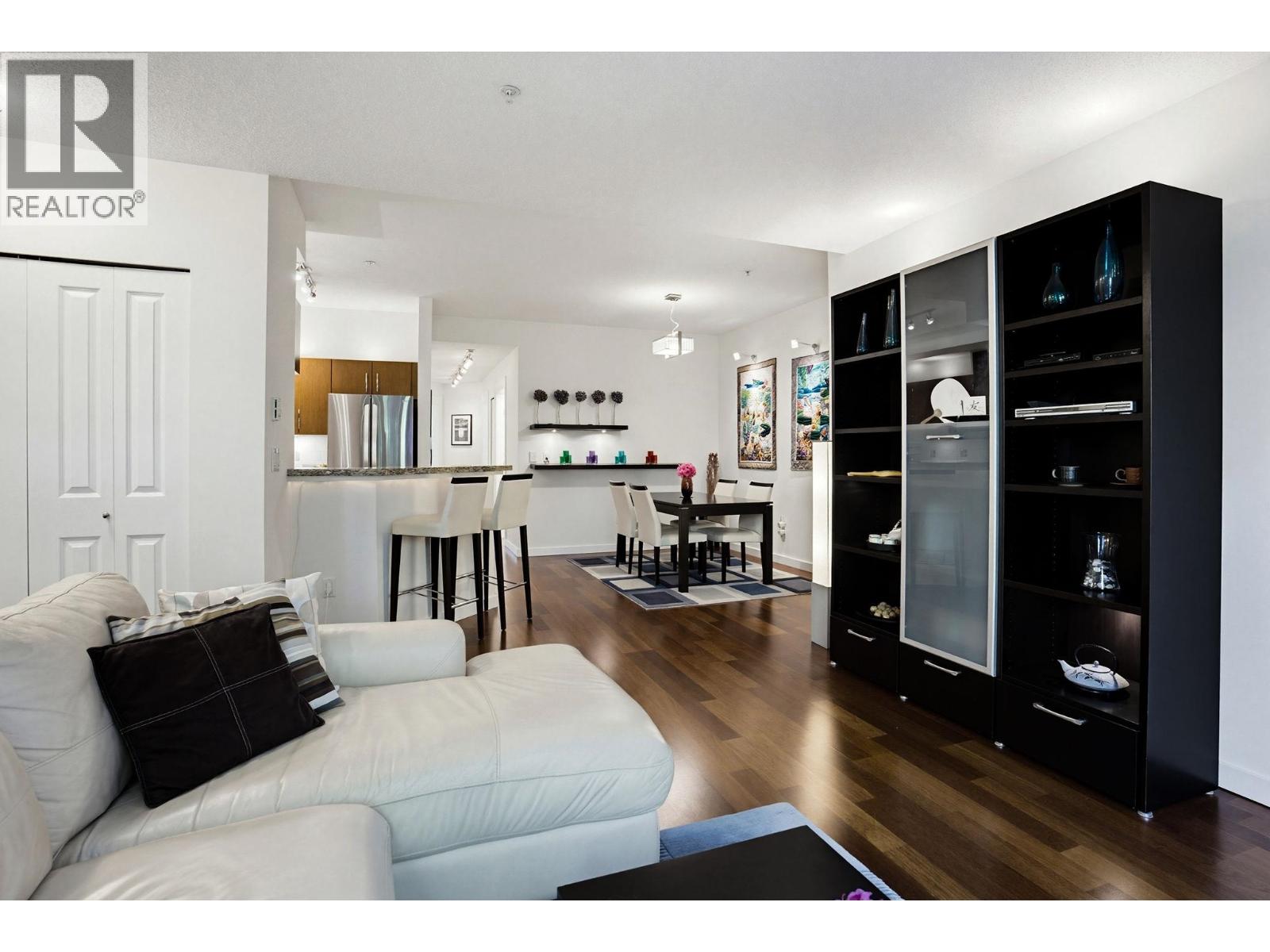 6230 LOGAN LANE