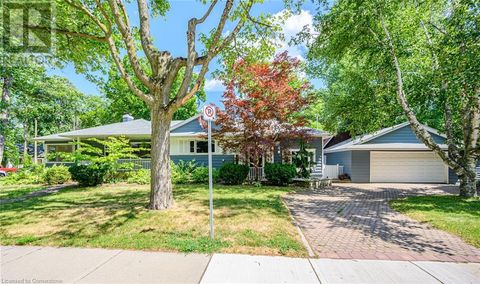 374 SPRUCE Street Oakville ON L6J2H3