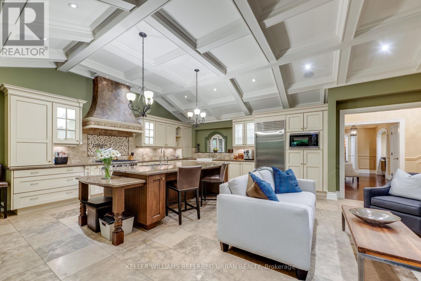 11 COUNTRY CLUB DRIVE