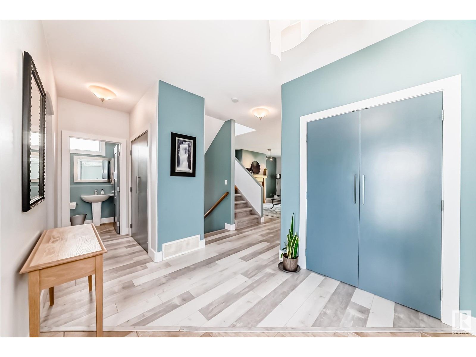 1622 BLACKMORE CO SW