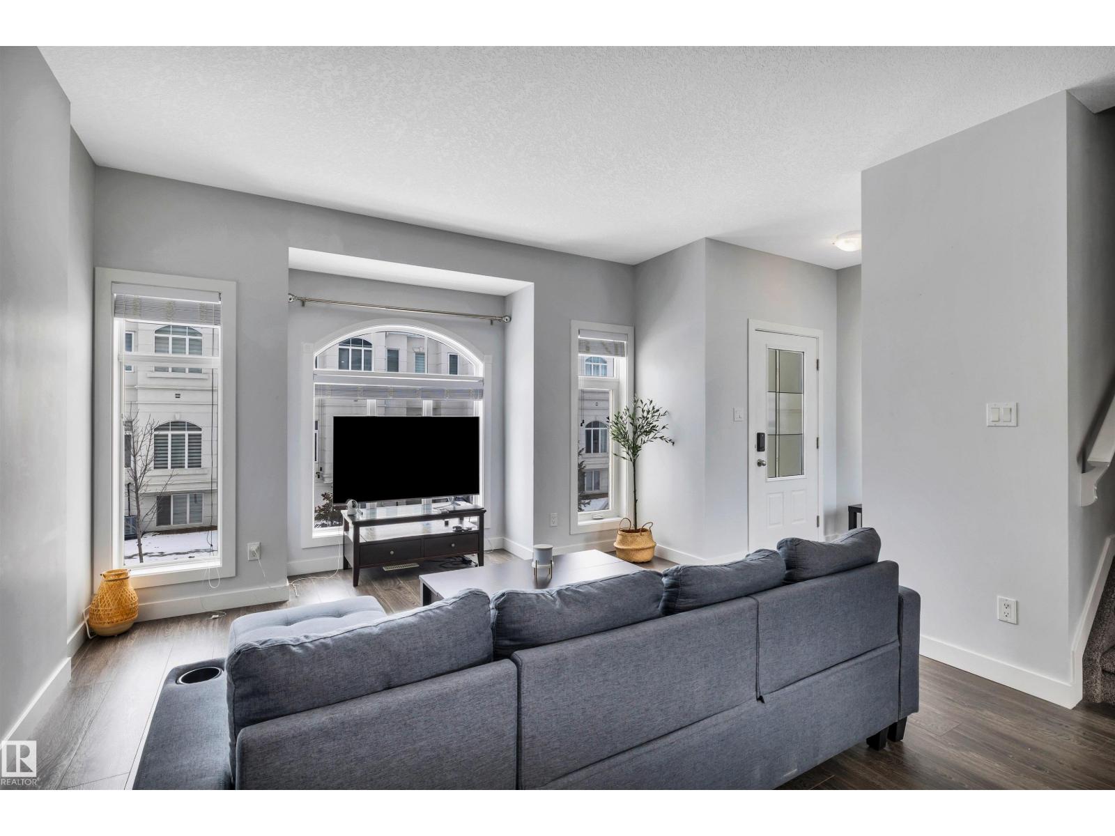 #57 723 172 ST SW