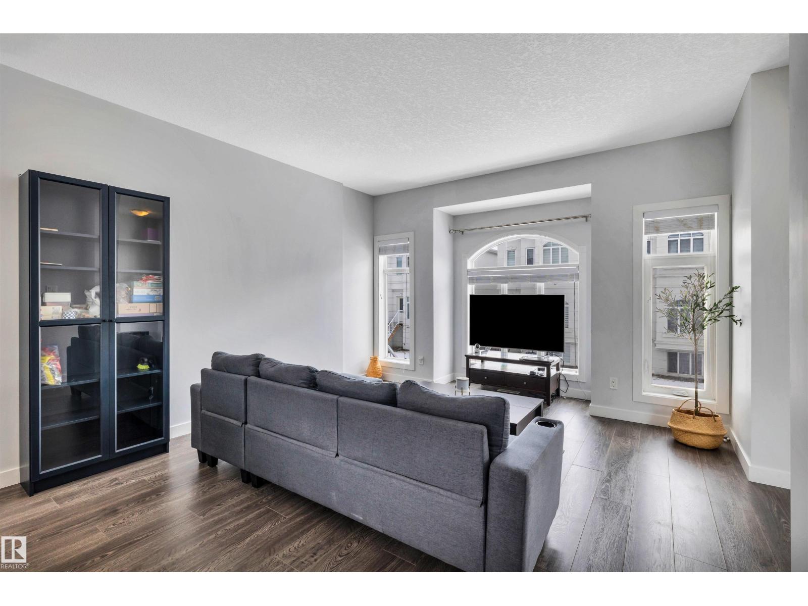 #57 723 172 ST SW