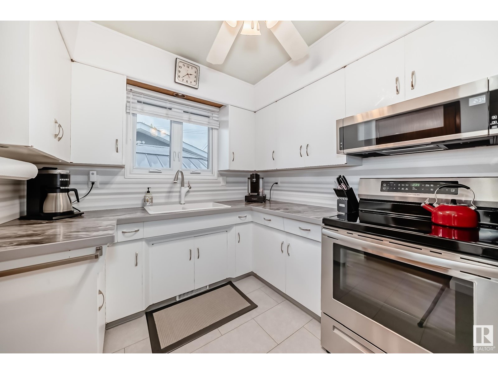 7012 132 AV NW