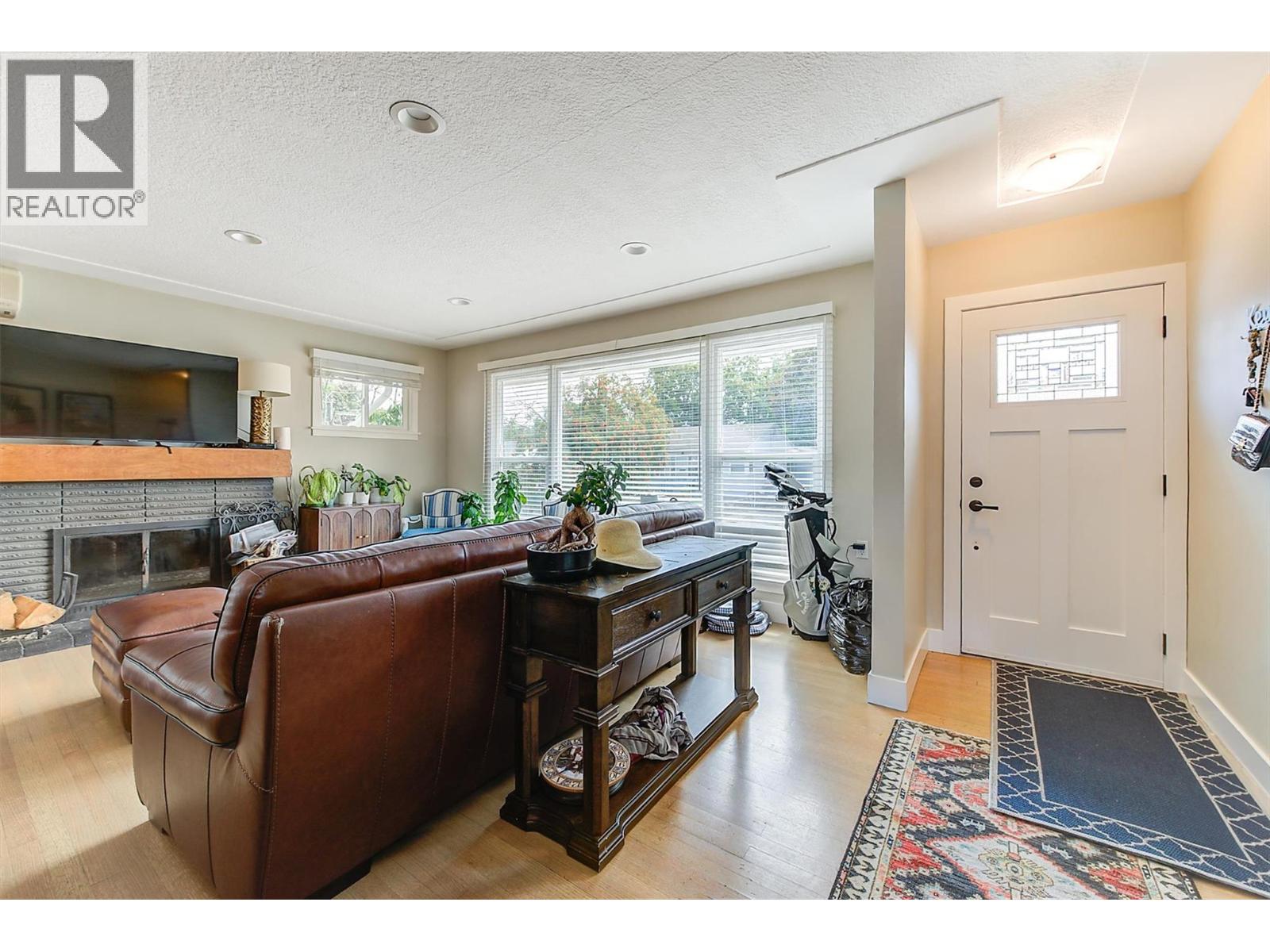 620 - 622 Birch Avenue