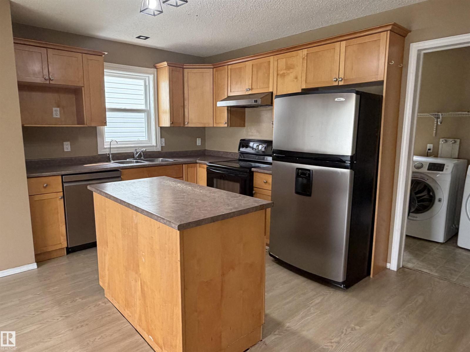1750 Tomlinson CM NW