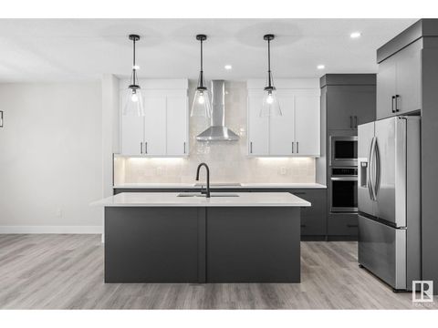 8512 181 AV NW Edmonton AB T6X0R7