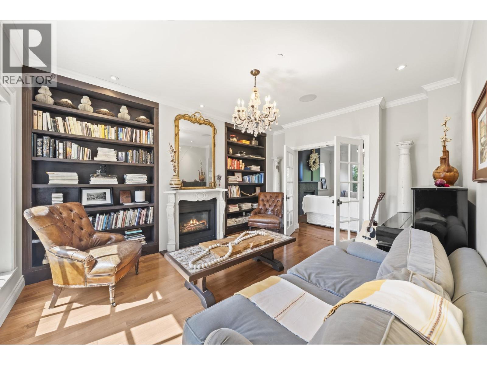 125 W 39TH AVENUE