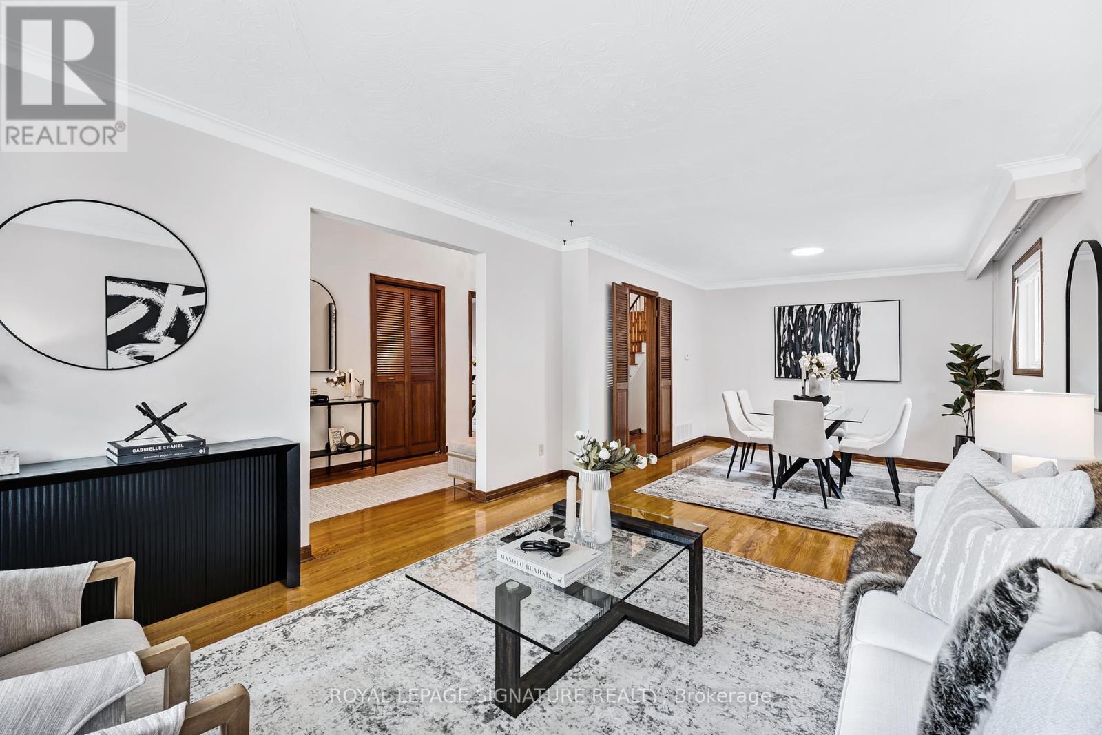 28 GREENDOWNS DRIVE