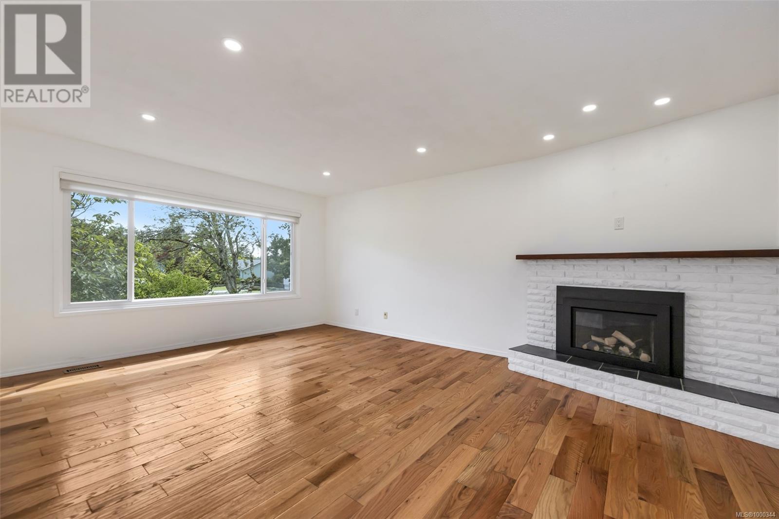 1616 Sarita Pl