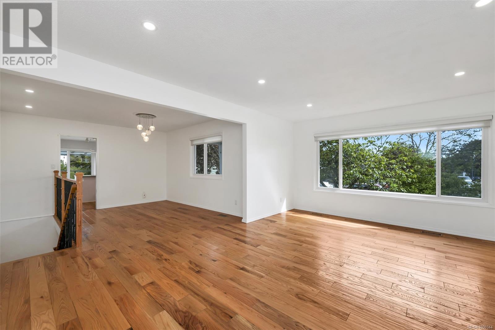 1616 Sarita Pl