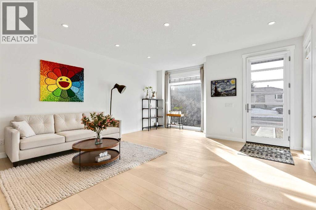 2728 Cochrane Road NW