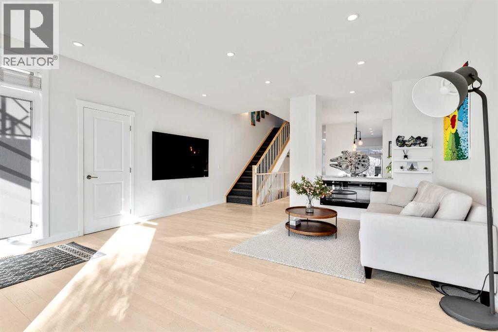 2728 Cochrane Road NW