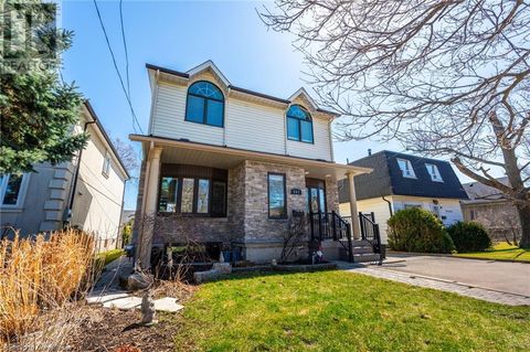 892 SIXTH Street Mississauga ON L5E1N6