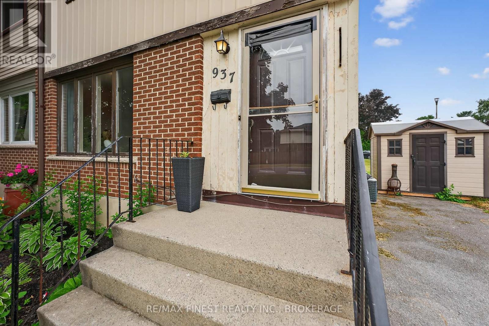 937 PURCELL CRESCENT