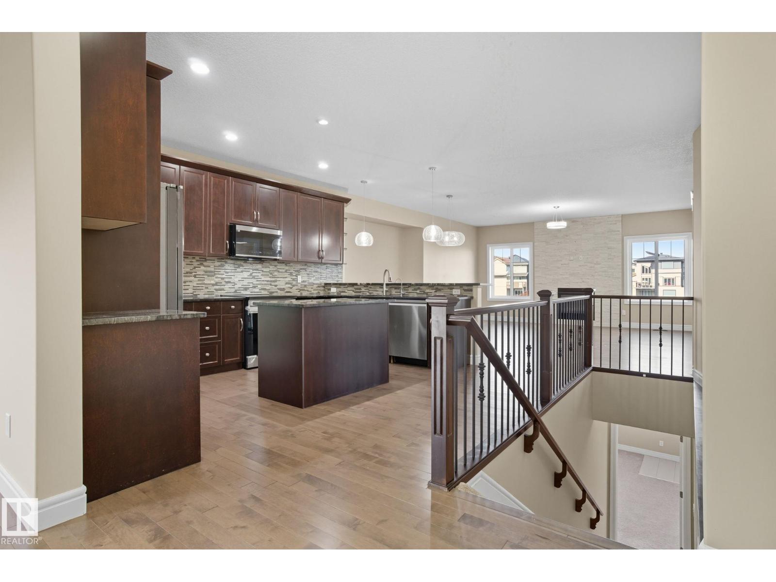 9216 181 AV NW