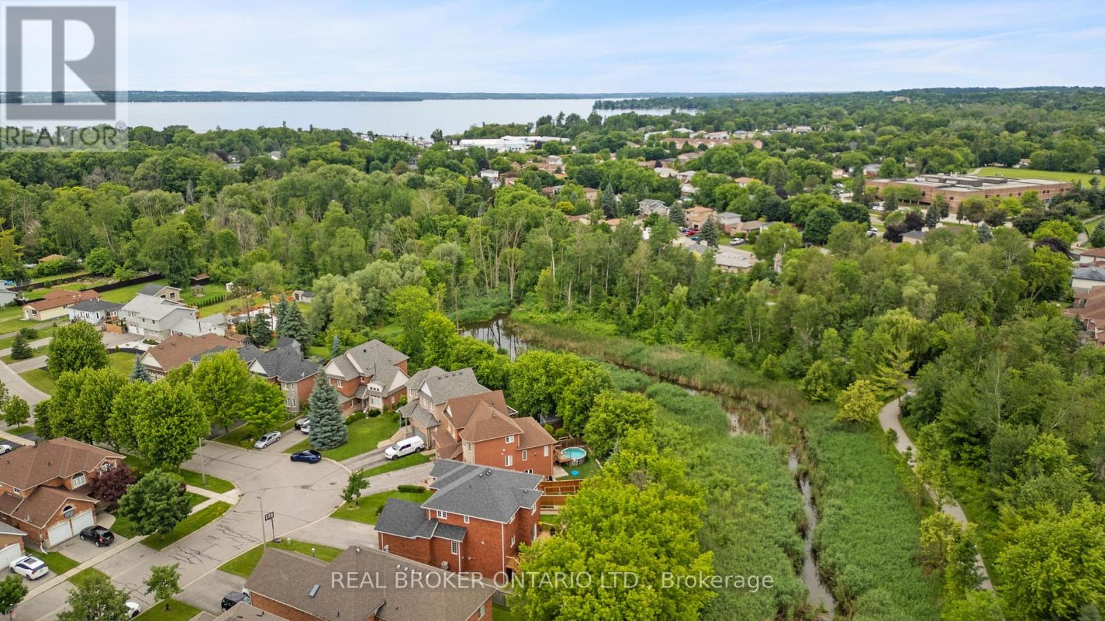 Photo 1 of 46 — 118 BAYVIEW AVENUE, Georgina (Keswick South), ON L4P2S9