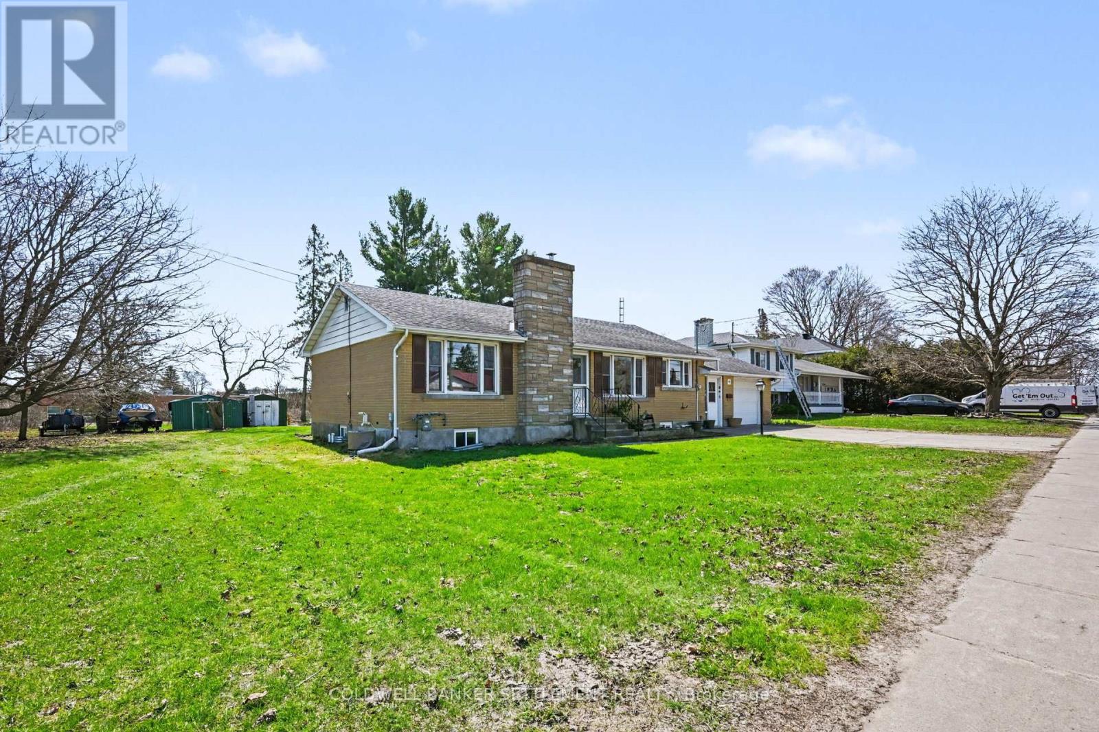 27 BROADVIEW AVENUE W