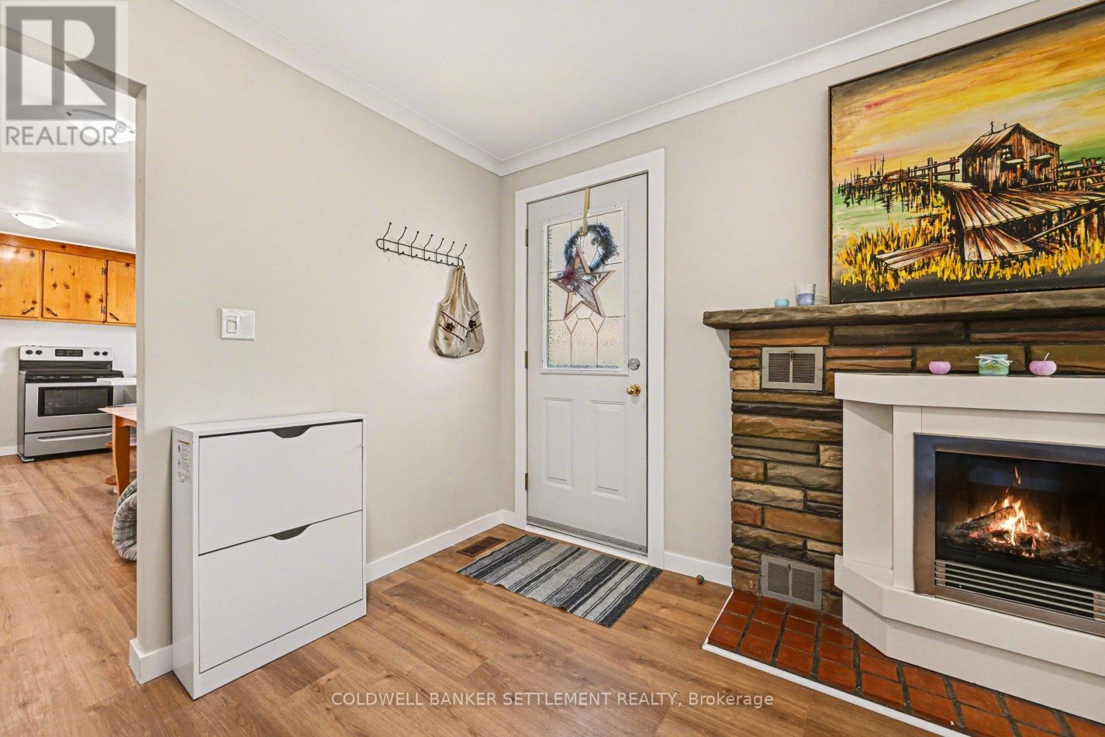 27 BROADVIEW AVENUE W