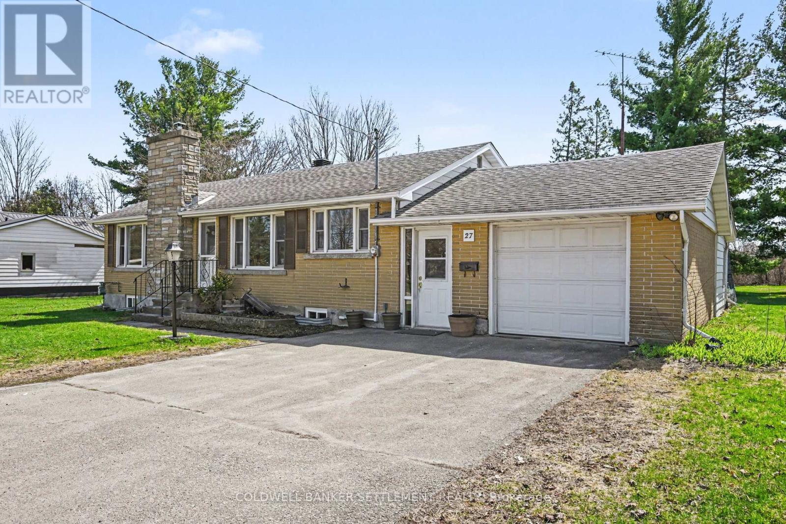 27 BROADVIEW AVENUE W