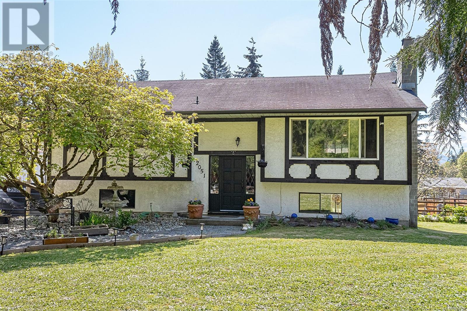 2051 Cedar Rd N