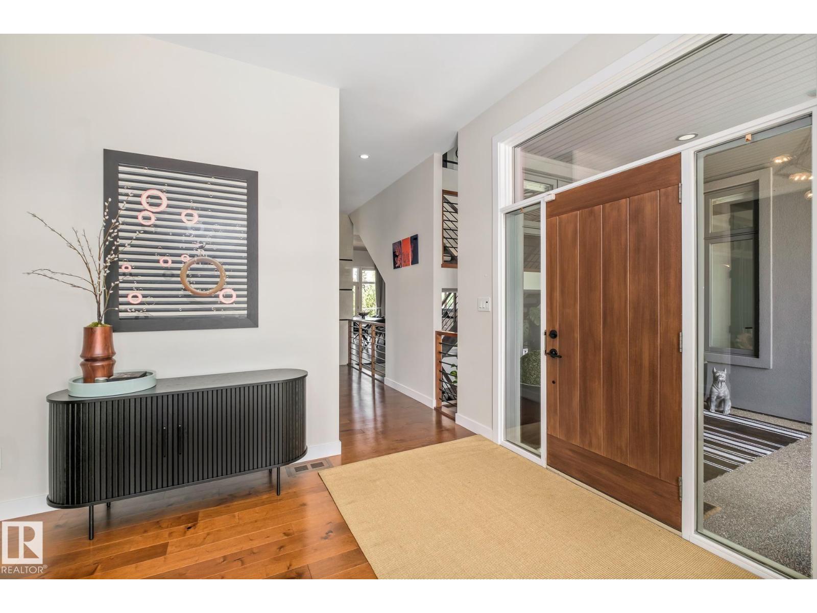 699 HOWATT DR SW