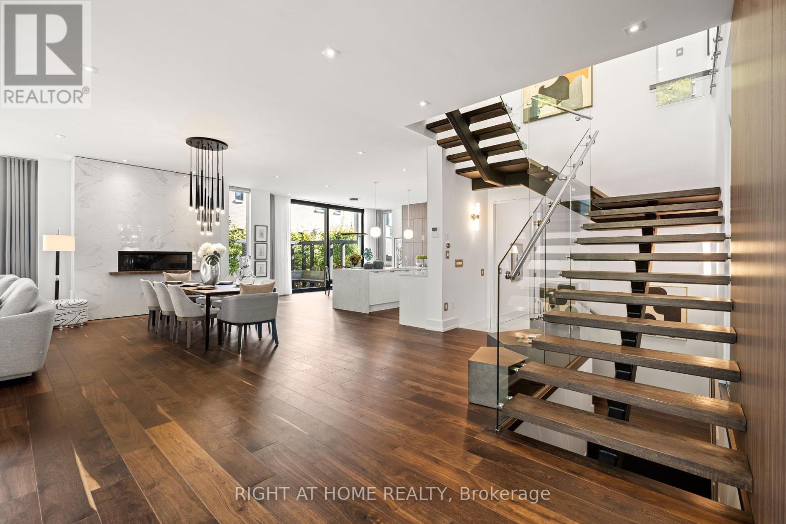15 FAIRMEADOW AVENUE