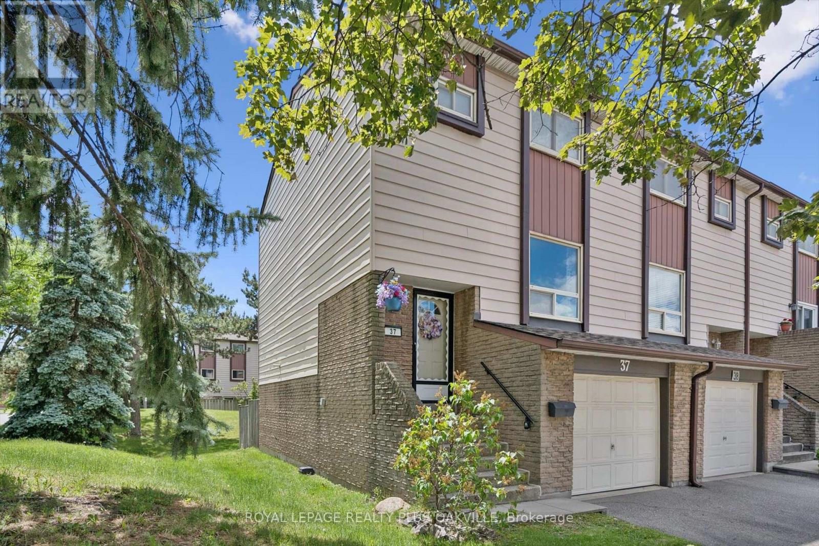 37 - 1221 DUNDIX ROAD