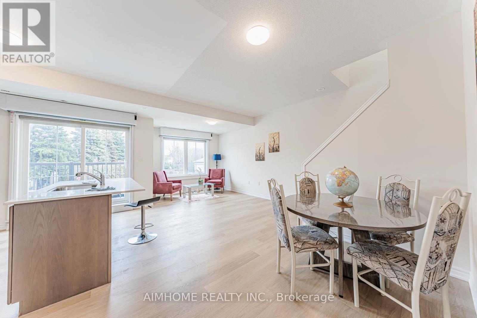 UNIT 1, UPPER LEVEL - 485 BERESFORD PATH S