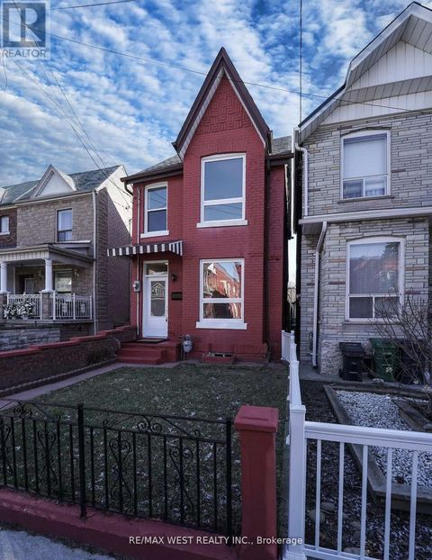 115 EDWIN AVENUE Toronto (Dovercourt-Wallace Emerson-Junction) ON M6P3Z8