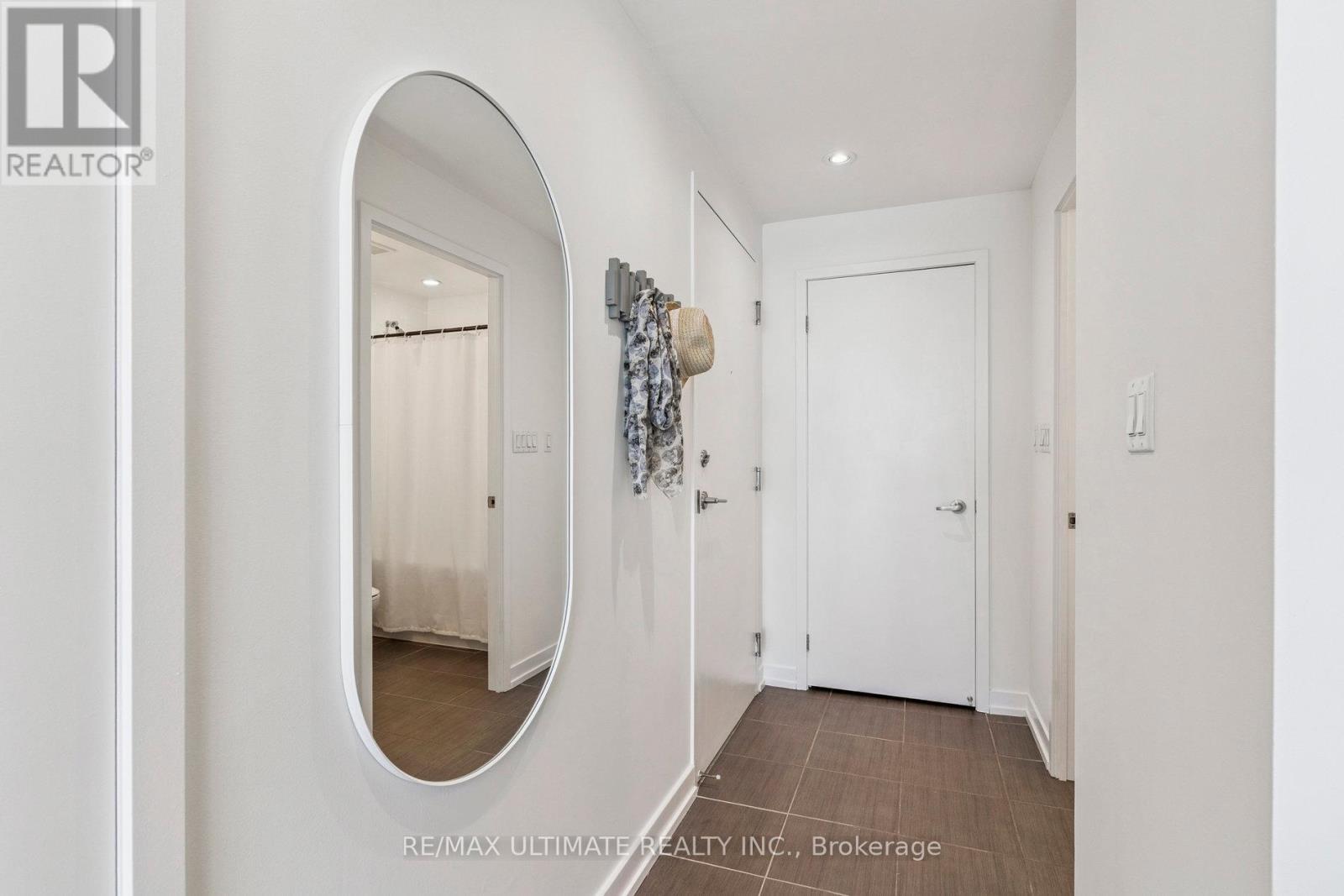 1402 - 816 LANSDOWNE AVENUE