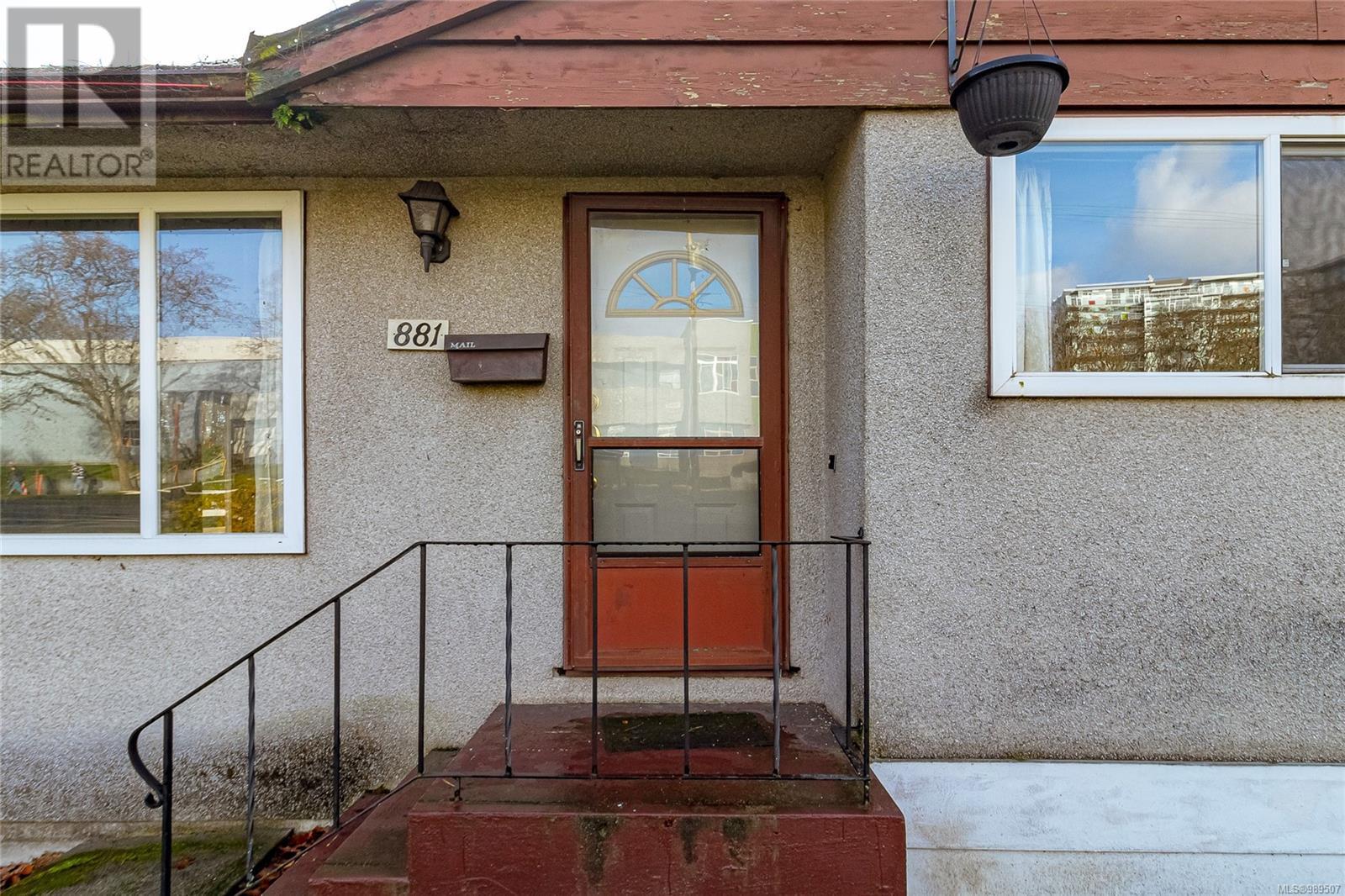 881 McKenzie Ave
