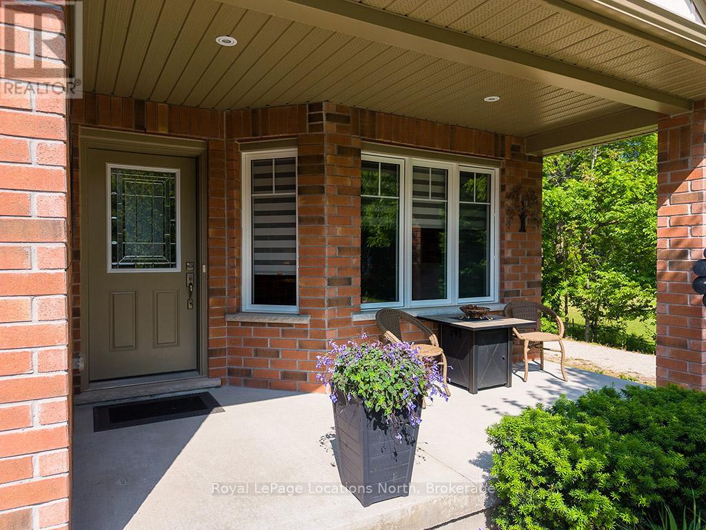 216 MACINTOSH LANE
