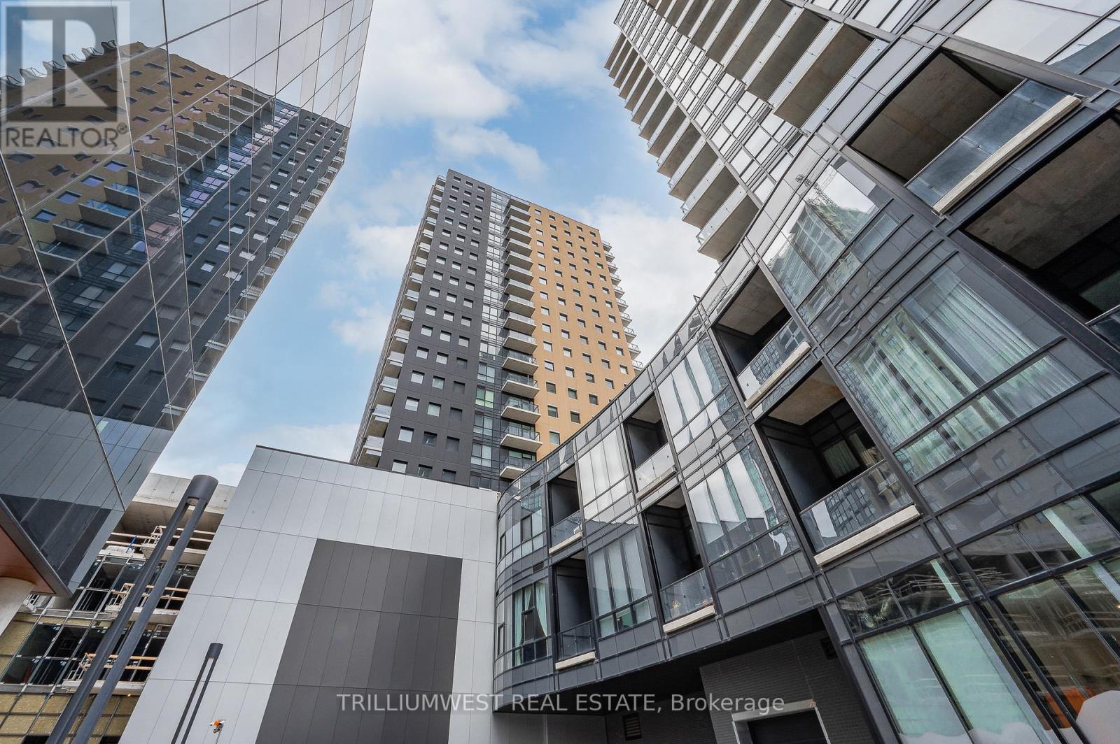 1509 - 104 GARMENT STREET