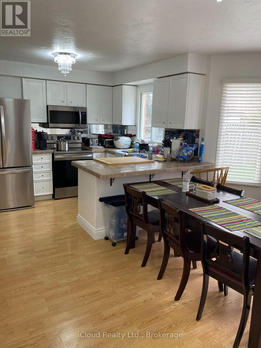 87 O'CONNOR CRESCENT S