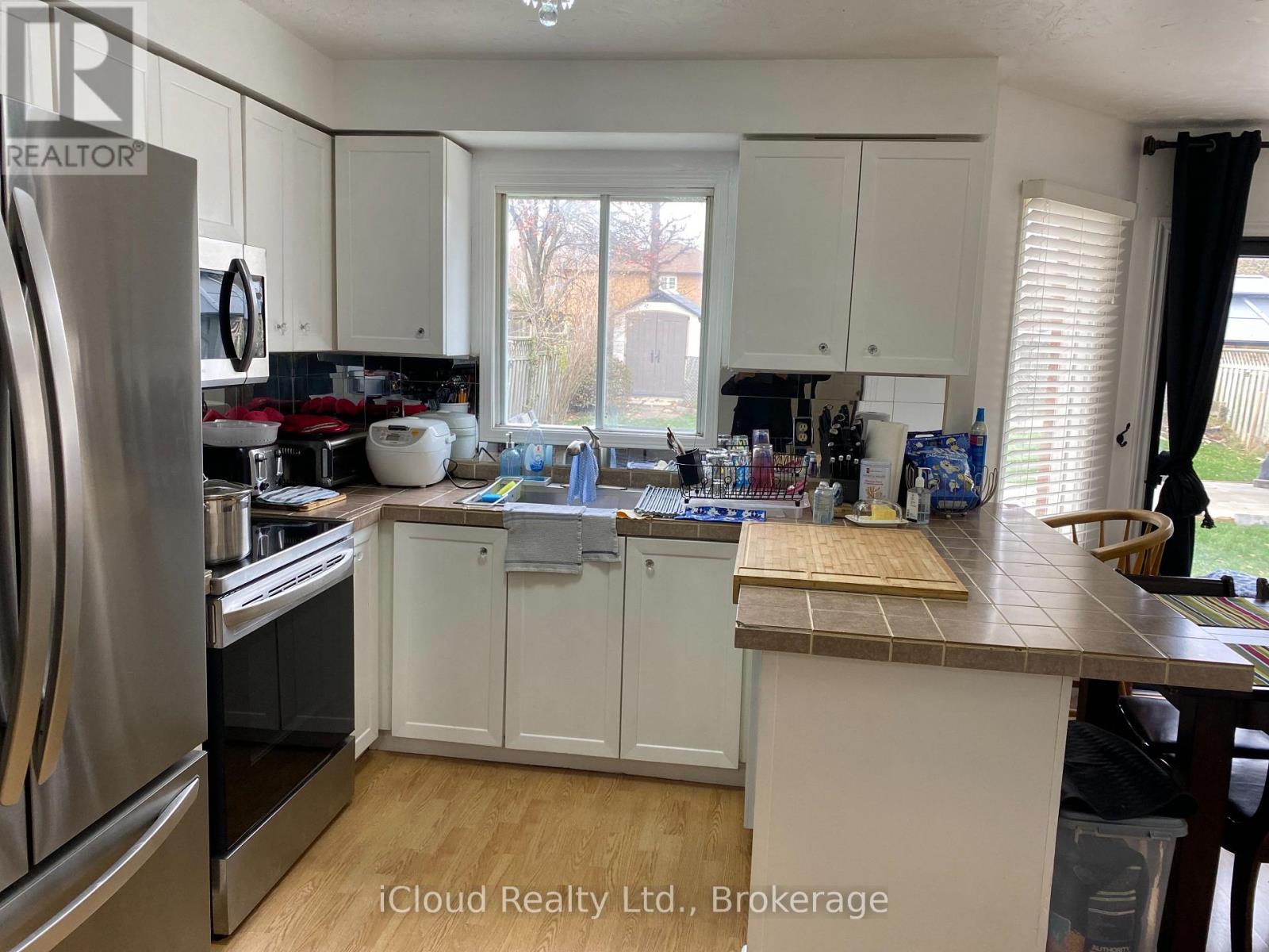 87 O'CONNOR CRESCENT S