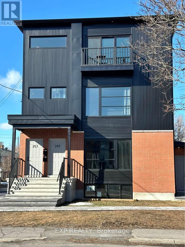 255 PRESLAND ROAD