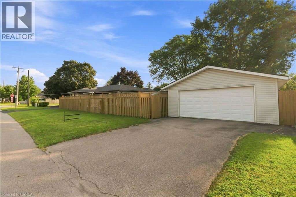 46 FAIRVIEW Drive