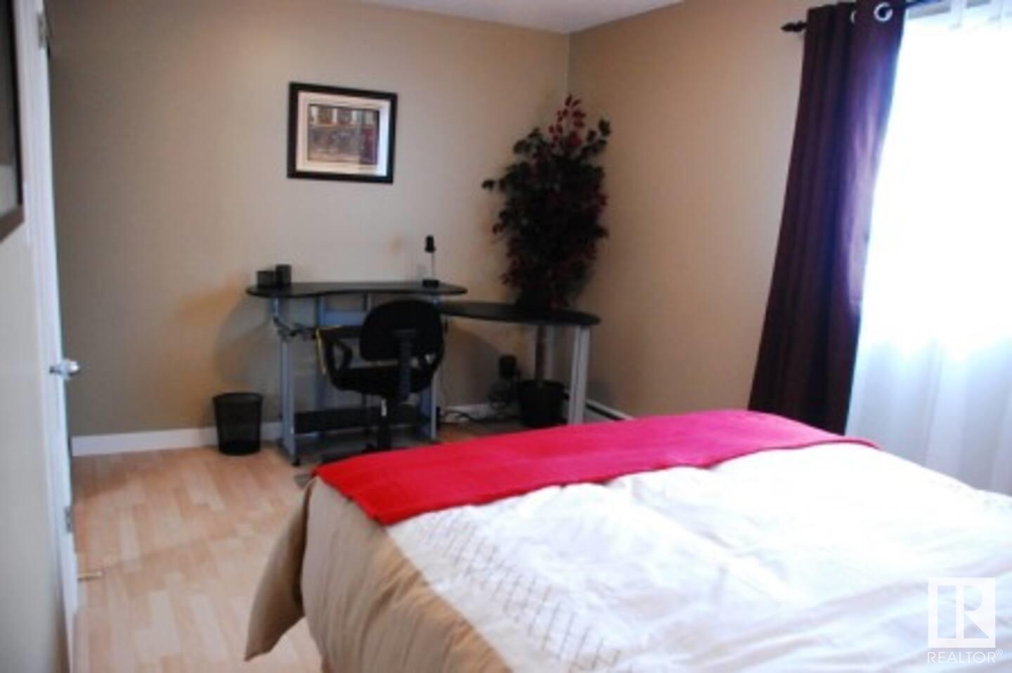 #407 10145 113 ST NW
