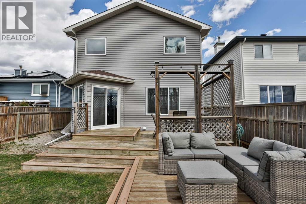 142 Peigan Court W
