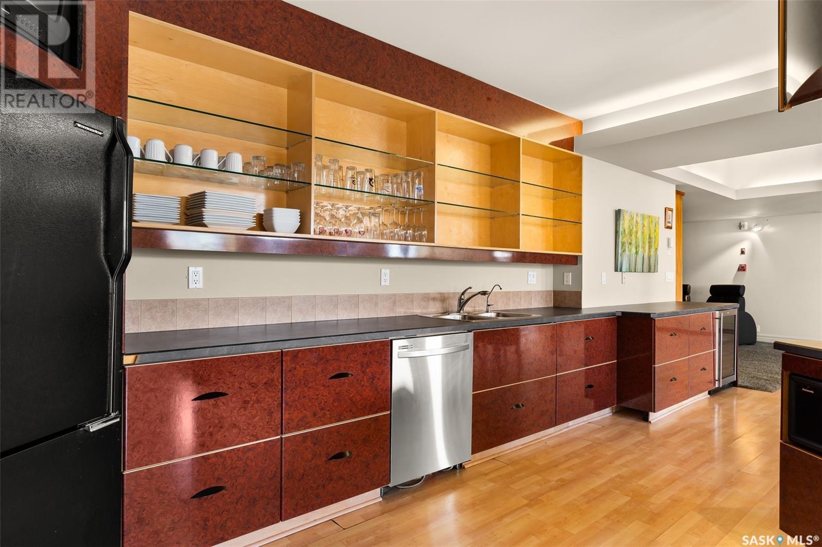 300 1821 Scarth STREET