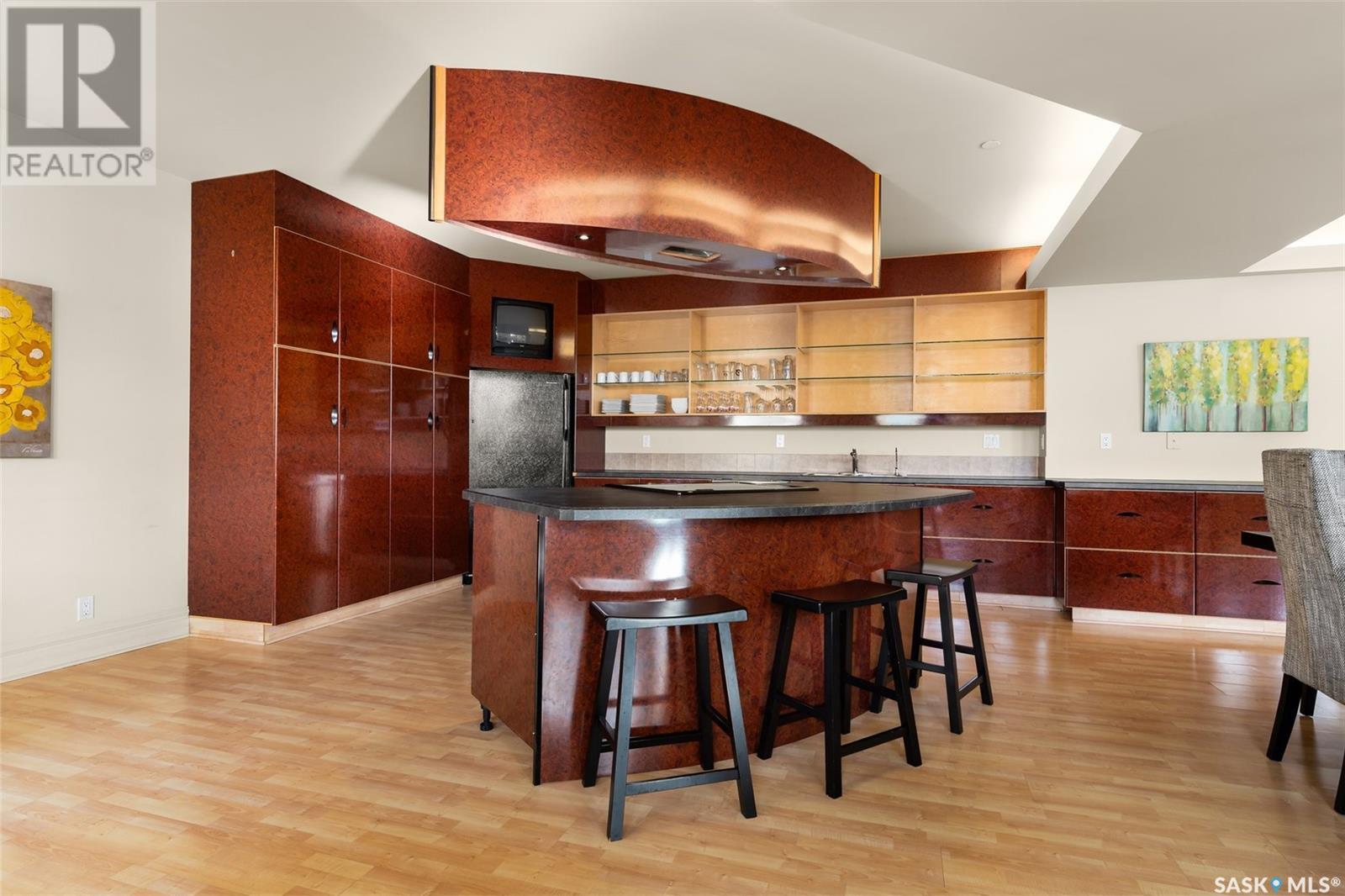 300 1821 Scarth STREET